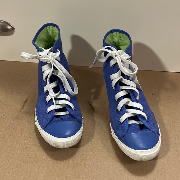 CONVERSE All Star Wedge Lilac Sneakers. Size 6. 1.5" Heel - Picture 9 of 12